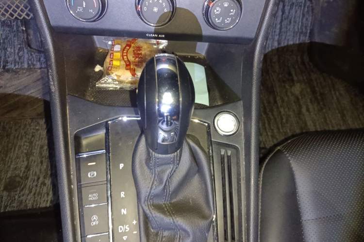 Used Volkswagen Lavida 2021 1.5L Automatic Comfort Edition Gear Lever