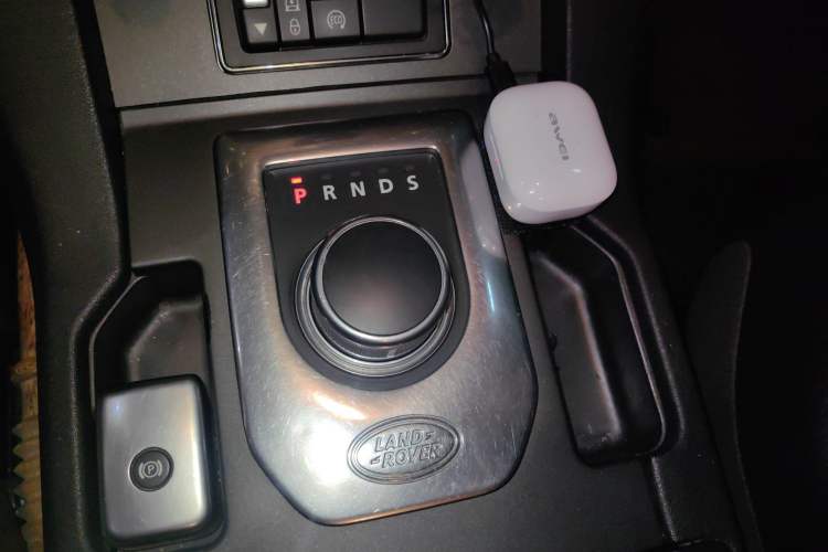 Used Land Rover Discovery 2016 3.0 SC Obsidian Black Heritage Edition SE