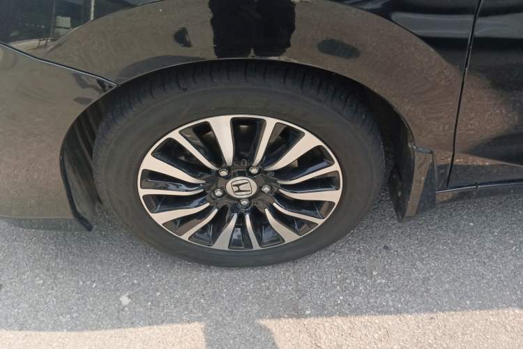 Used Honda Crider 2015 1.8L automatic comfort version Exterior 4