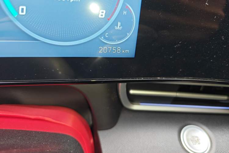 Used Hyundai Elantra 2022 1.5L CVT 20th Anniversary Edition Odometer Close Up