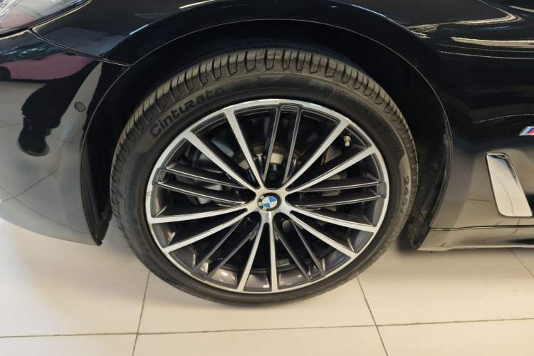 Used BMW 5 Series 2021 Facelifted 530Li Leading Edition M Sport Package