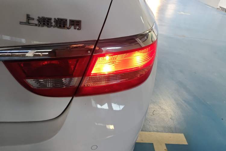 Used Buick GT 2013 GT 1.6L Automatic Fashion Edition Right Rear Taillight