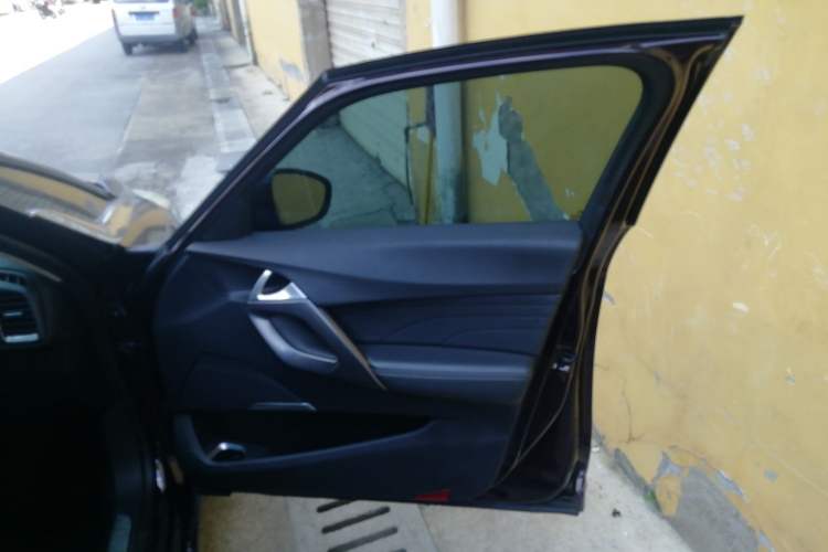 Used DS 5 2014 1.6T Elegant Version THP160
