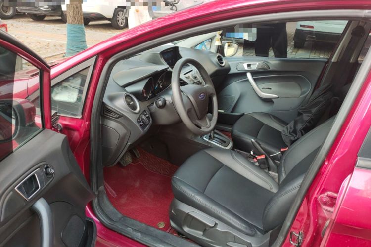 Used Ford Fiesta 2013 Hatchback 1.5L Automatic Fashion Edition Driver Seat