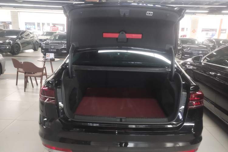 Used Volkswagen Phideon 2019 380TSI Two-Wheel Drive Business Edition China VI Standard Trunk