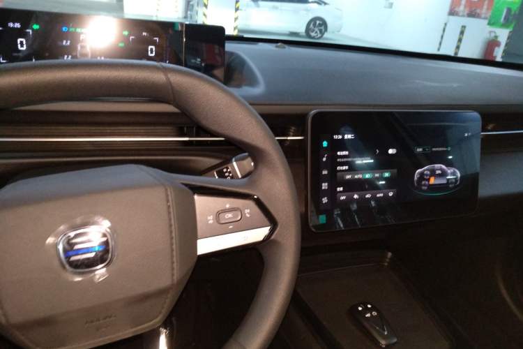 Used CHANGAN OSHAN 520 2025 Standard Edition
