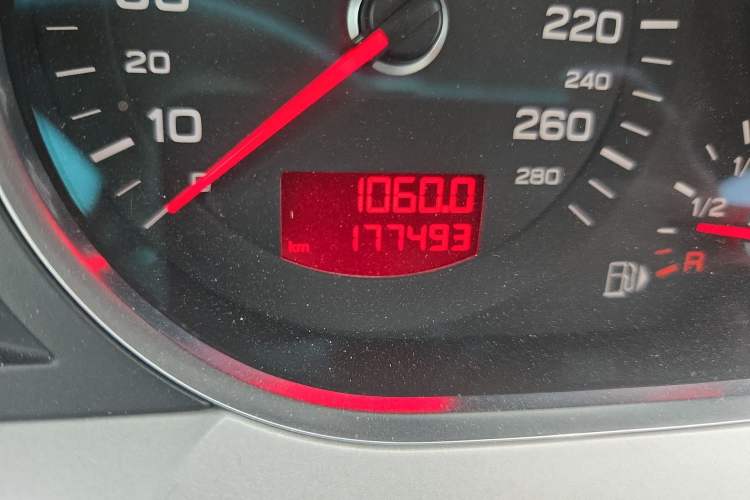 Used Audi A6L 2011 2.4L Technology Edition Odometer Close Up