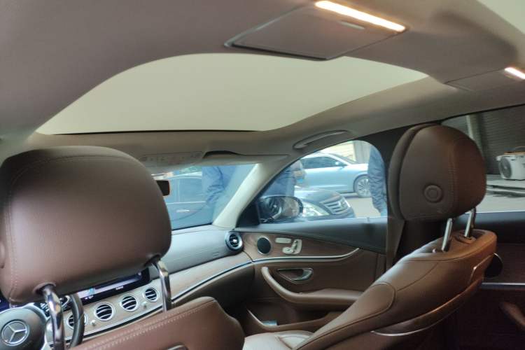 Used Mercedes-Benz E-Class 2019 Facelifted E 300 L Stylish Version Headliner