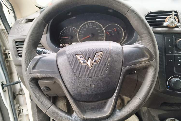 Used Wuling Hongguang 2015 1.5L S Basic Version China V Standard