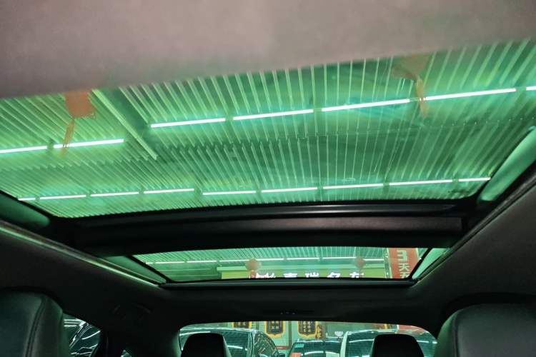 Used Toyota Avalon 2019 Dual-Engine 2.5L XLE Prestige Version China VI Standard
