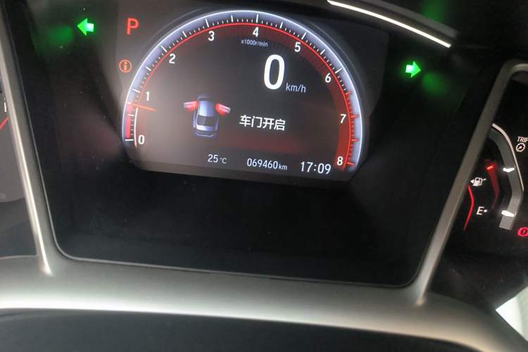 Used Honda Civic 2019 220TURBO CVT Dynamic Edition China VI Emission Standard Odometer Close Up