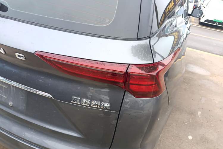 Used Wuling Victory 2020 1.5T CVT Flagship Edition Right Rear Taillight