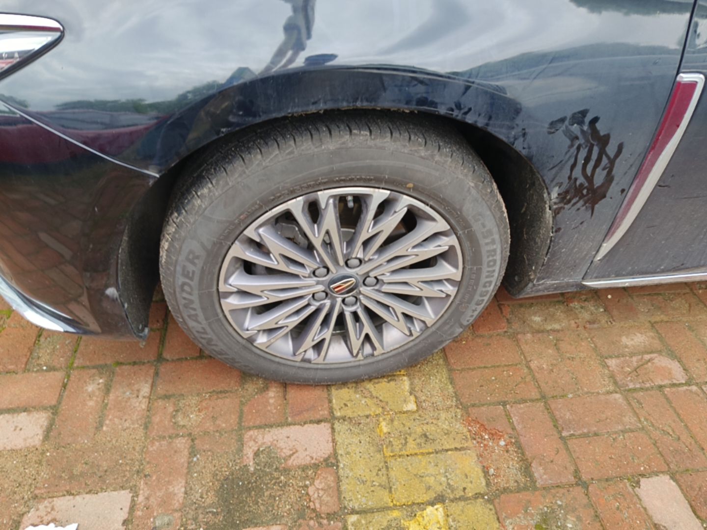 Hongqi H5 2023 2.0T Automatic Smart Connect Flagship Edition - Chinese Trim Xiang — снимка 10