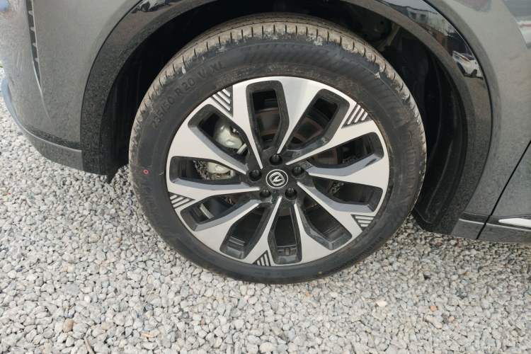 Used CHANGAN CS75 PLUS 2025 4th Generation UItra 2.0T New Blue Whale – Smart & Powerful Version