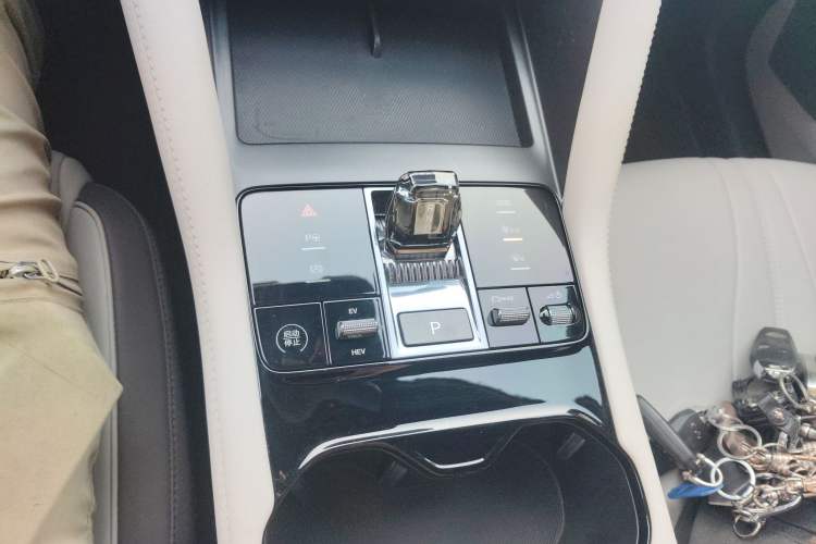 Used BYD Song PLUS New Energy 2025 DM-i Intelligent Driving 112KM Prestige Model Gear Lever