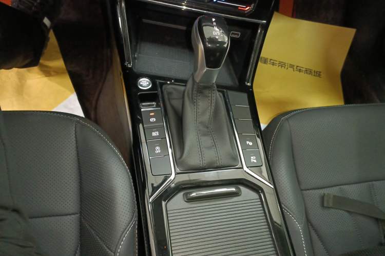 Used Volkswagen Passat 2025 Outstanding Model 380TSI Dragon Glory Edition