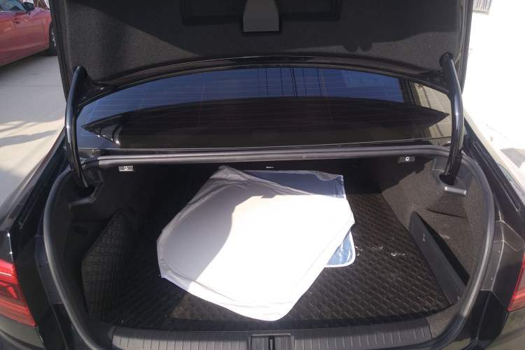 Used Volkswagen Magotan GTE Plug-in Hybrid 2022 GTE Luxury Model Trunk