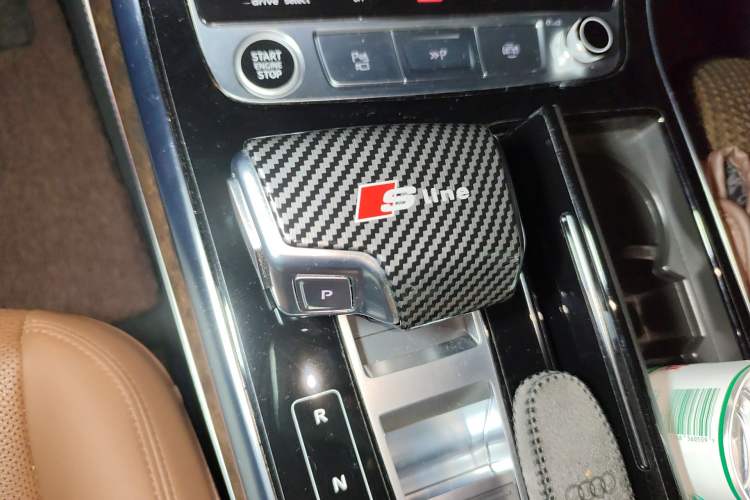 Used Audi Q7 2023 45 TFSI quattro S line Sport model Gear Lever