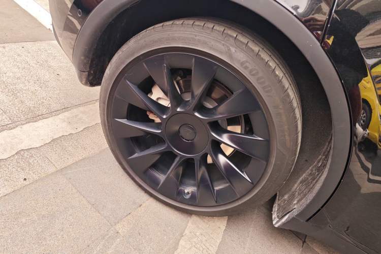 Used Tesla Model Y 2022 Long-Range All-Wheel-Drive Version