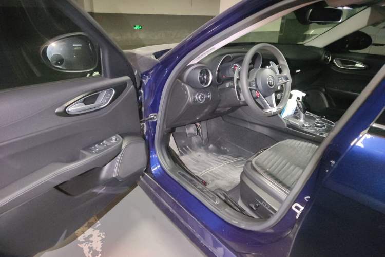 Used Alfa Romeo Giulia 2017 2.0T 280HP Luxury Edition