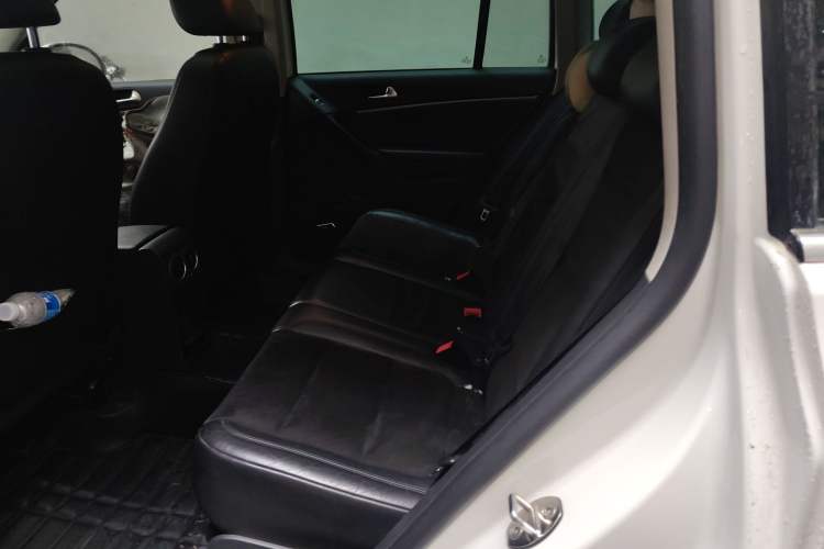 Used Volkswagen Tiguan 2015 2.0 TSI Automatic All-Wheel Drive Flagship Edition Left Rear Seat