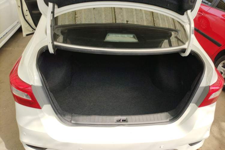 Used Nissan Sylphy 2018 1.6XV CVT Deluxe Edition Trunk