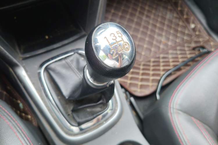 Used Chery Tiggo 3 2014 1.6L Manual Zhishang Edition Gear Lever