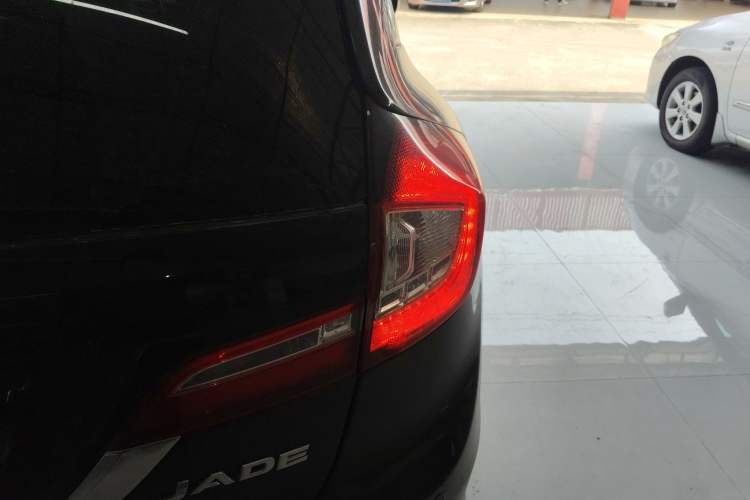 Used Honda Jade 2013 1.8L automatic Comfort version 5 seats
