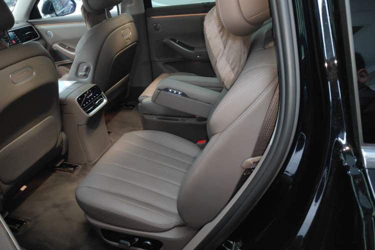 Used Hima AITO M7 2026 Model Range-Extending Ultra All-Wheel Drive 6-Seater Version
