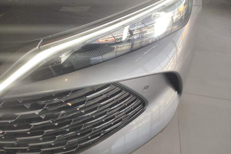 Used BYD Qin L 2025 DM-i Smart Drive 120KM Superior Model
