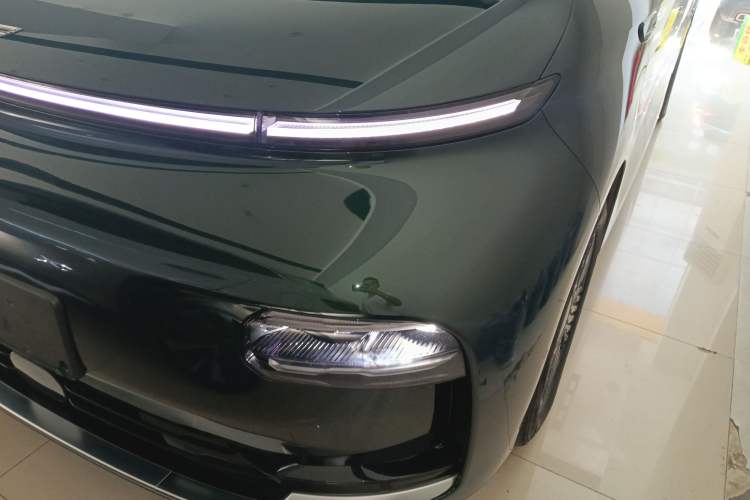 Used Geely Galaxy LEVC L380 2024 140-Degree 6-Seater All-Wheel-Drive Ultra