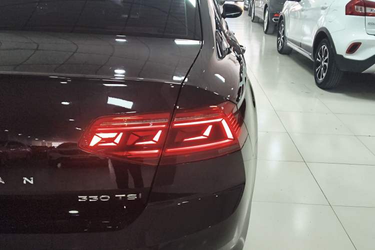 Used Volkswagen Magotan 2020 280TSI DSG Comfort Edition Exterior 3