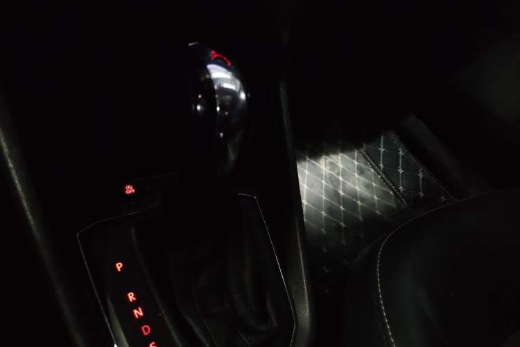 Used Volkswagen Santana 2018 1.5L Automatic Comfort Edition Gear Lever