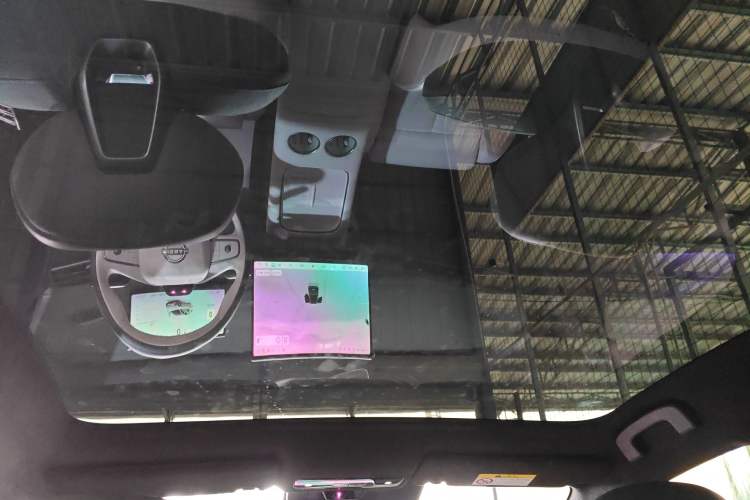 Used Nissan N7 2025 625 Max Headliner