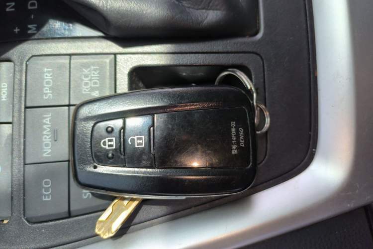 Used Toyota Wildlander 2020 2.0L CVT 4x4 Luxury Edition Vehicle Key