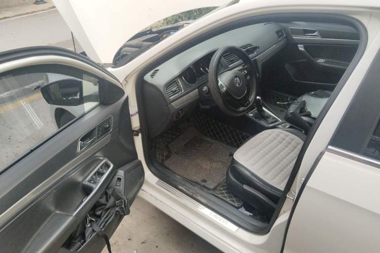 Used Volkswagen Lavida 2017 230TSI DSG Comfort Edition
