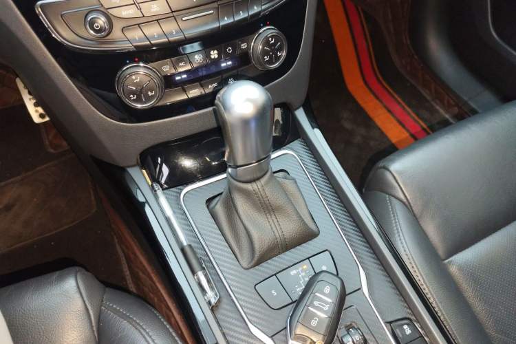 Used Peugeot 508 2015 1.6THP Automatic Prestige Edition Gear Lever