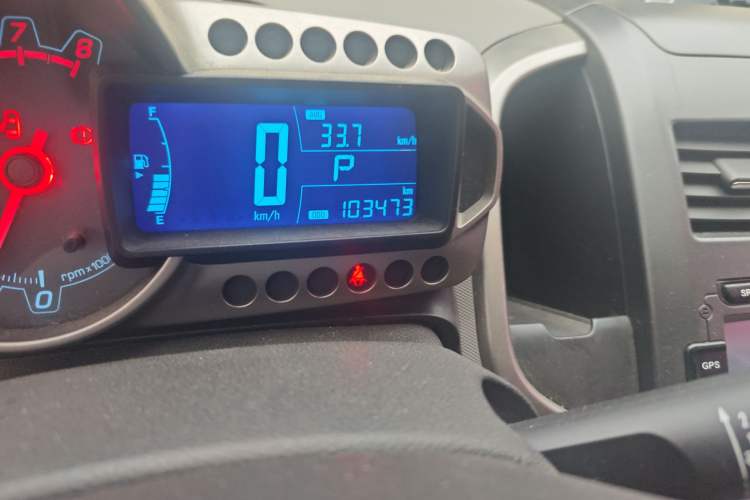 Used Chevrolet Aveo Sonic 2011 Sedan 1.6L Automatic SX