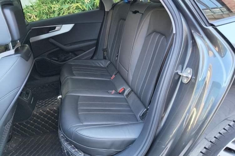 Used Audi A4L 2022 40 TFSI Luxury Dynamic Model
