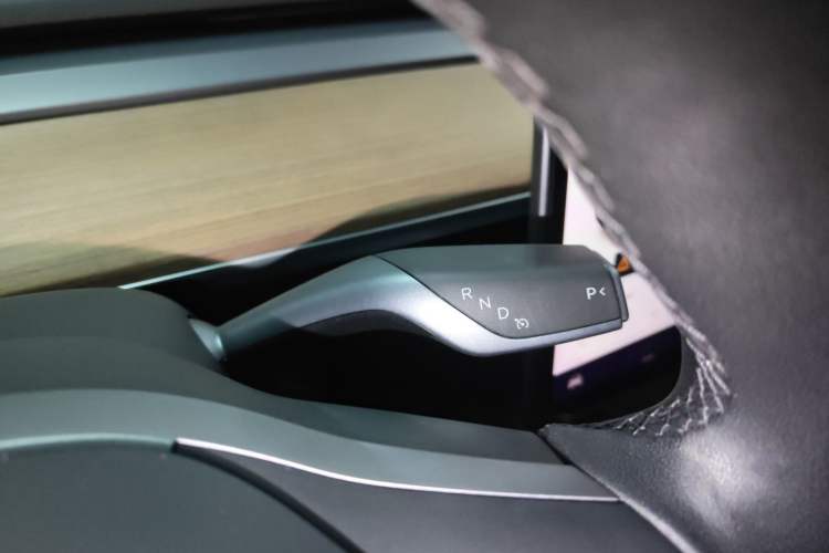 Used Tesla Model Y 2021 Long-Range All-Wheel-Drive Version 3D7