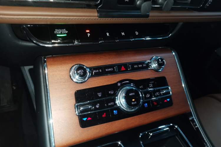 Used Lincoln Aviator 2021 3.0T V6 All-Wheel-Drive Executive Edition