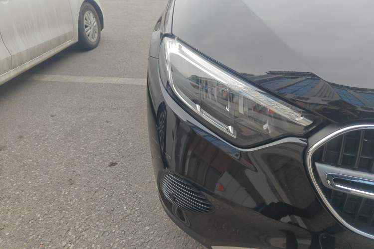 Used Mercedes-Benz GLC 2023 GLC 260 L 4MATIC Dynamic Edition 7-seater Right Front Headlight