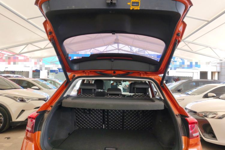 Used Volkswagen T-ROC 2018 280TSI DSG Two-Wheel-Drive Comfort Version China V Standard Trunk