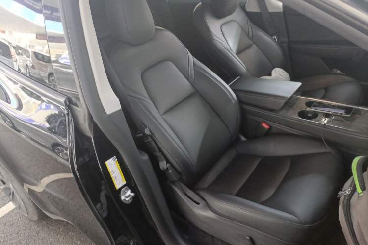 Used Tesla Model Y 2022 Long-Range All-Wheel-Drive Version
