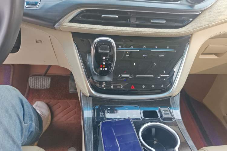 Used Buick GL8 2022 ES Landtrek 653T Luxury Edition
