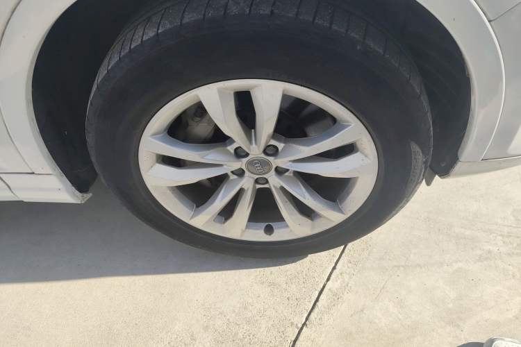 Used Audi Q7 2018 40 TFSI Comfort Model