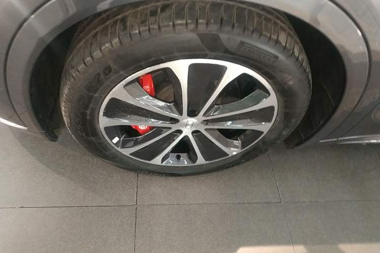 Used Hima Luxeed R7 2026 Model Range-Extending Ultra
