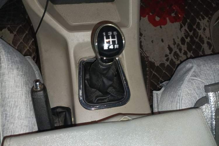 Used FORTHING Lingzhi 2019 M5L 1.6L 7-Seater Base Model China VI Standard
