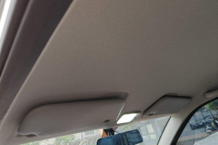 Used Wuling Hongguang MINIEV 2022 Macaron Premium Model – Lithium Iron Phosphate Headliner