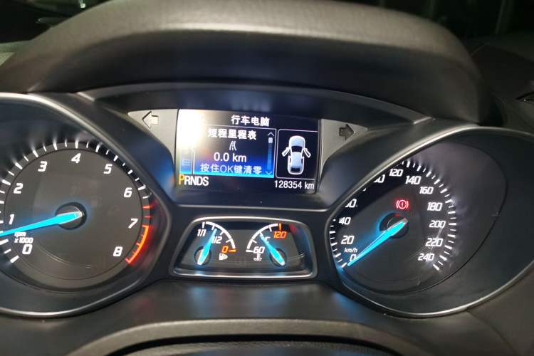 Used Ford Kuga 2015 2.0L GTDi Four-Wheel-Drive Sport Model